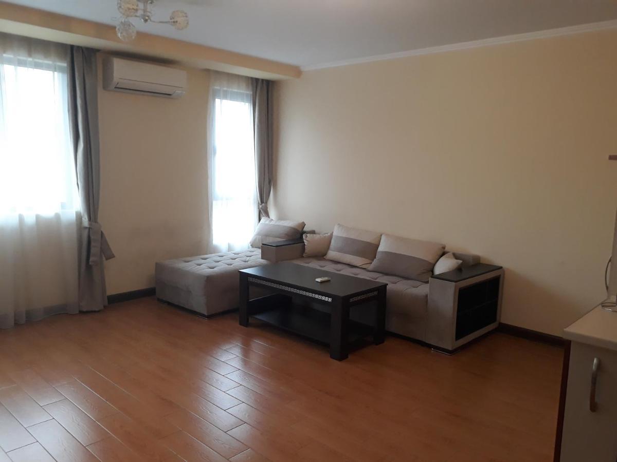 One Bedroom Apartment 1 - Restaurant Stadium Plovdiv พลอฟดิฟ ภายนอก รูปภาพ
